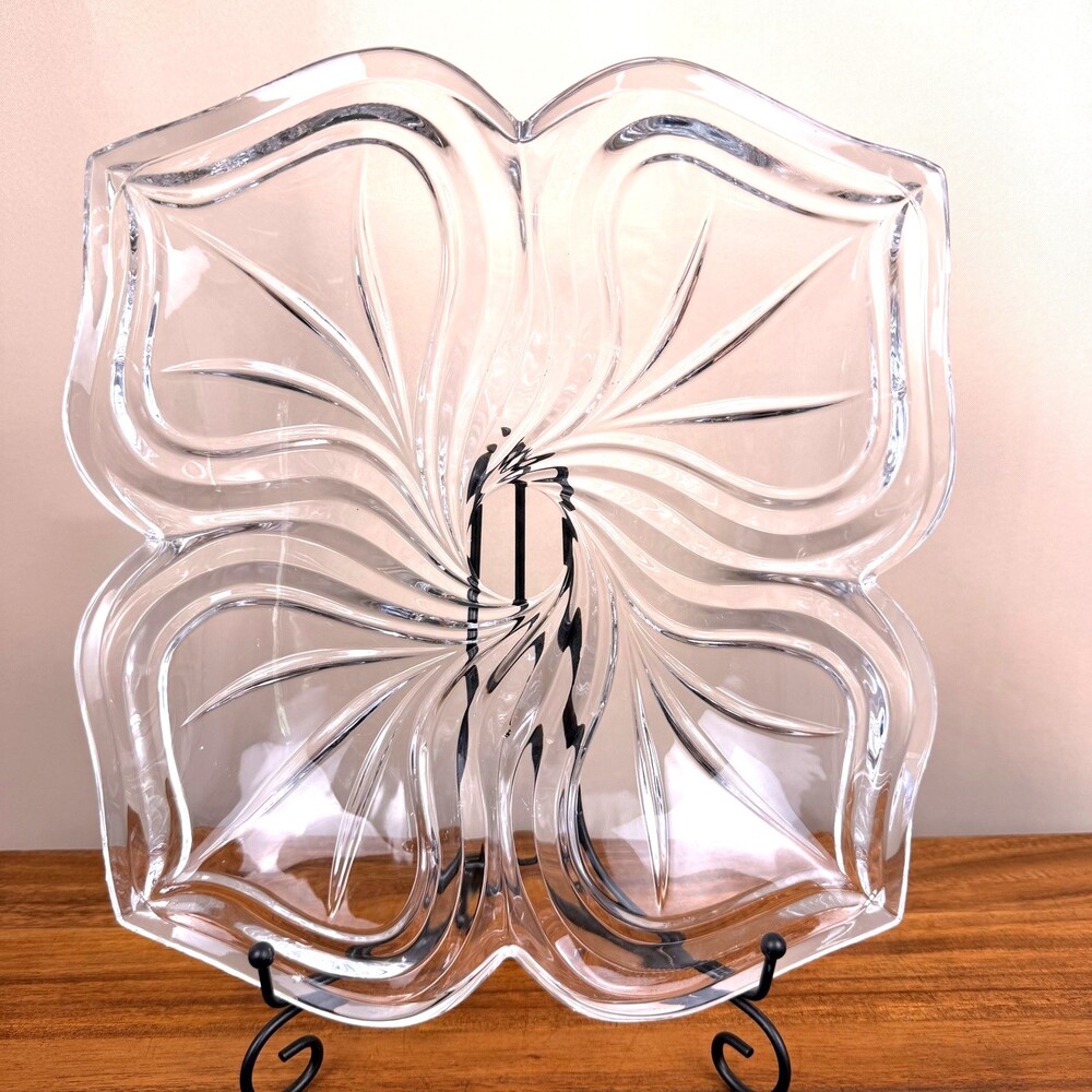 Mikasa Flores Crystal Swirl Bowl Scalloped Floral Centerpiece Serving Dish 13in